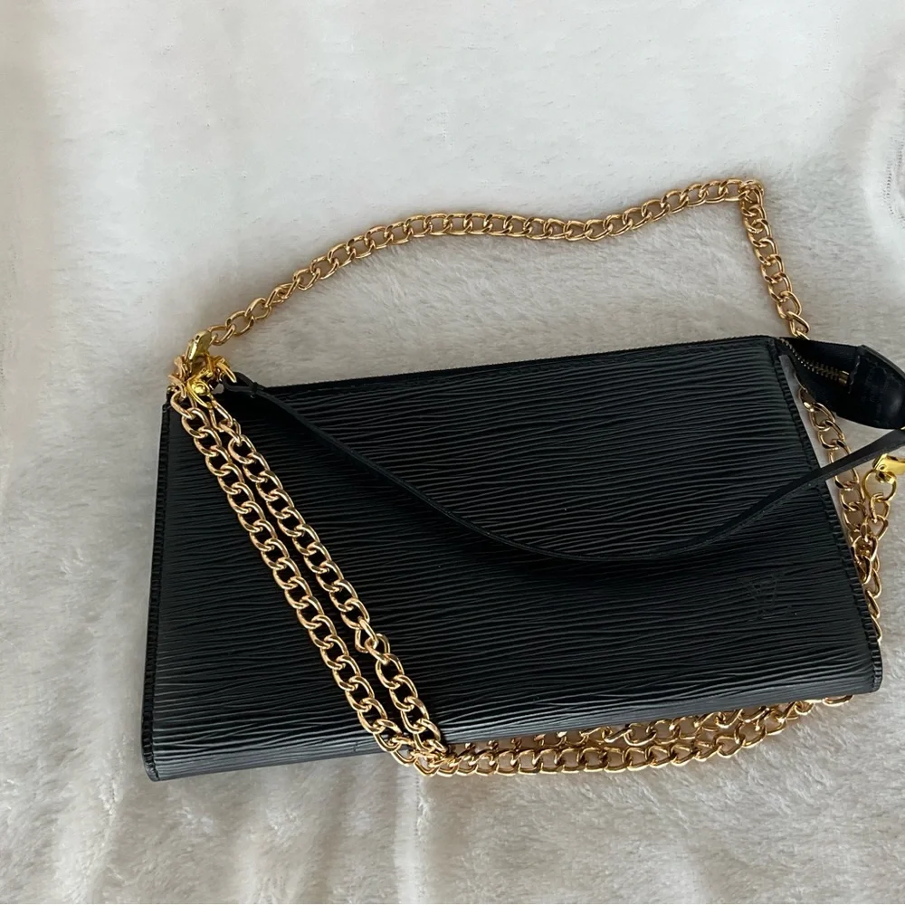 Louis Vuitton Black Epi Pochette Accessories - Picture 13 of 16